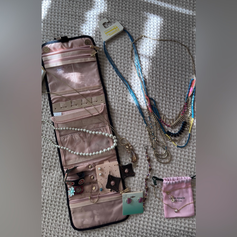 Lot of jewelry